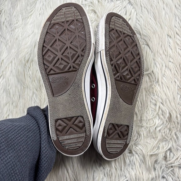 Converse All Stars Men's 10 Women's 12 Burgundy Low Top Sneakers Classic - Picture 3 of 6